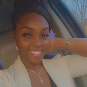 Meet your Posher, Malika